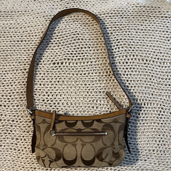 Signature Brown Coach Shoulder Bag - Picture 3 of 7